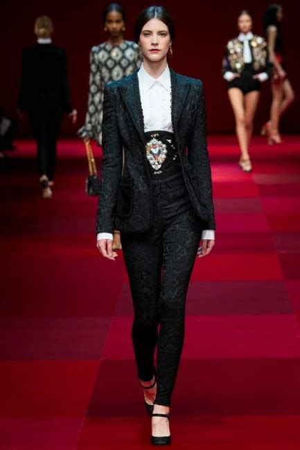 tailleur dolce gabbana